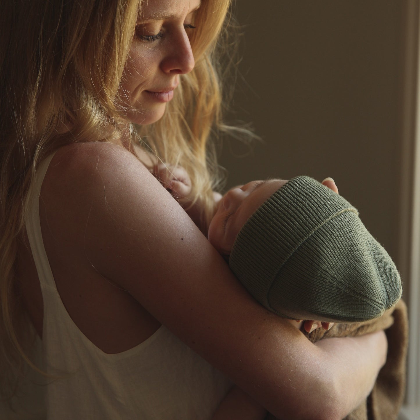 Hvid Beanie Fonzie Newborn Artichoke