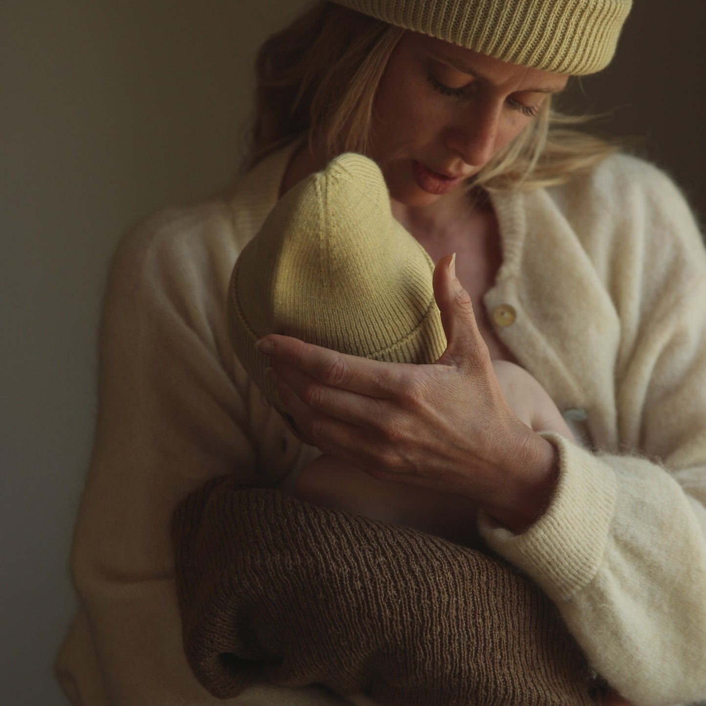 Hvid Beanie Fonzie Newborn Light Yellow
