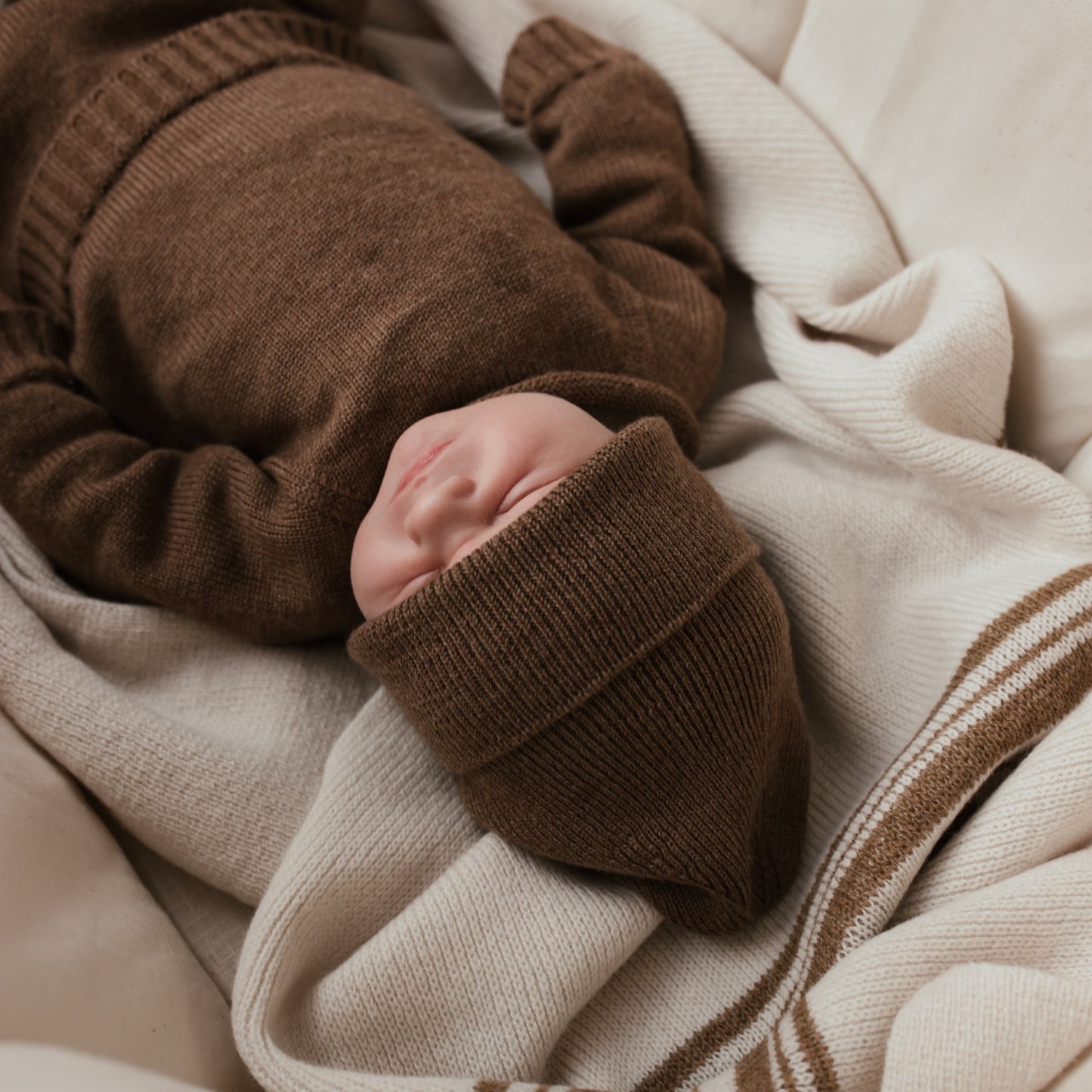Hvid Beanie Fonzie Newborn Mocha