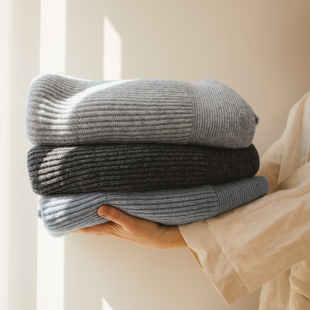 Hvid deken gaston soft grey, pencil, frost blue