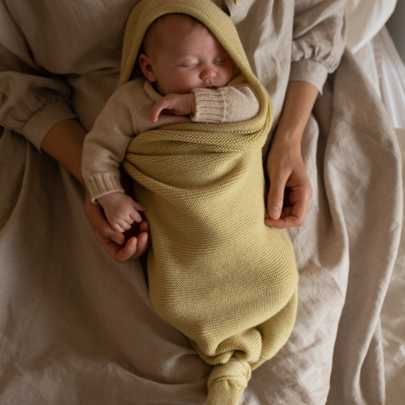 Hvid Cocoon Light Yellow