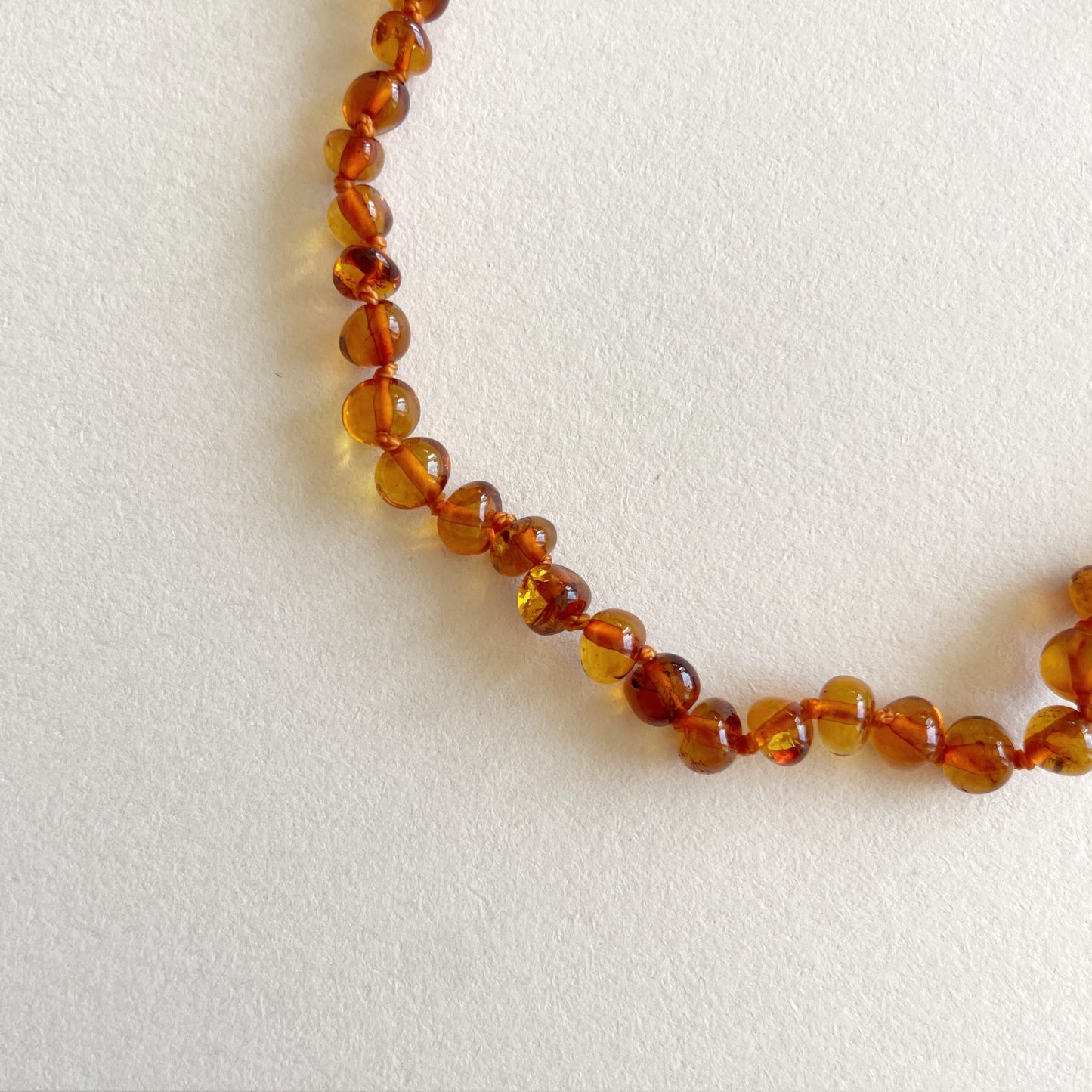 Mayli Barnsteen Peuter Ketting Cognac