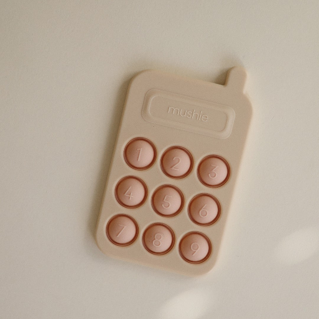 Mushie Telefoon Press Toy Blush