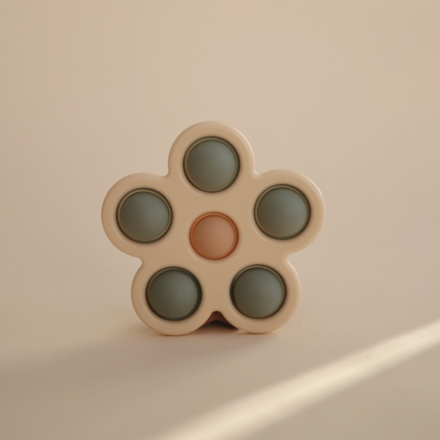 Mushie Flower Press Toy Dried Thyme Sand