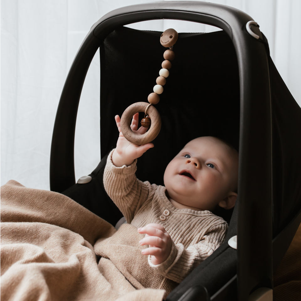 Speen en Koord Wagenhanger Bobbie Walnoot Milk