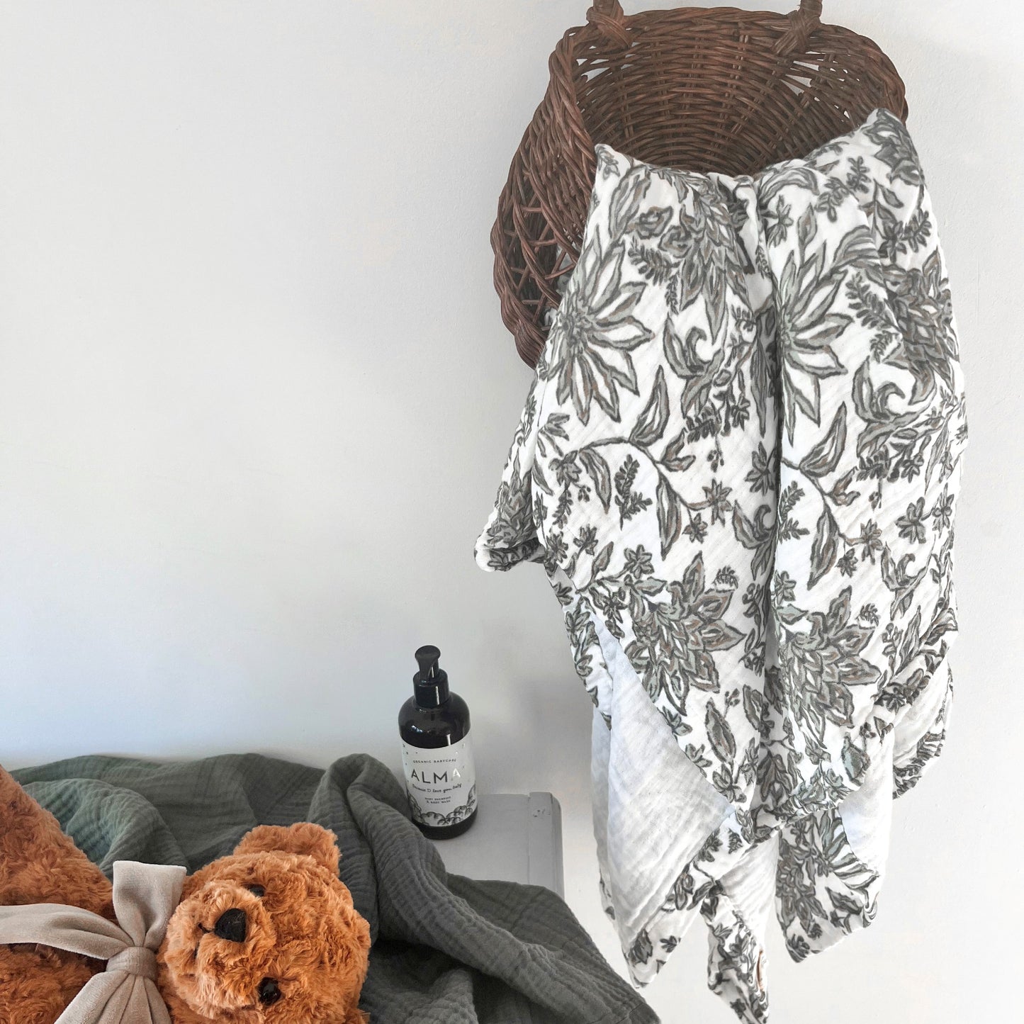 Luz and Moon XL Swaddle Liva forest