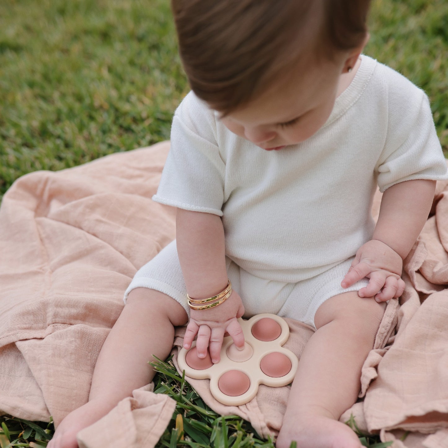 Mushie Flower Press Toy Rose Blush Shifting Sand