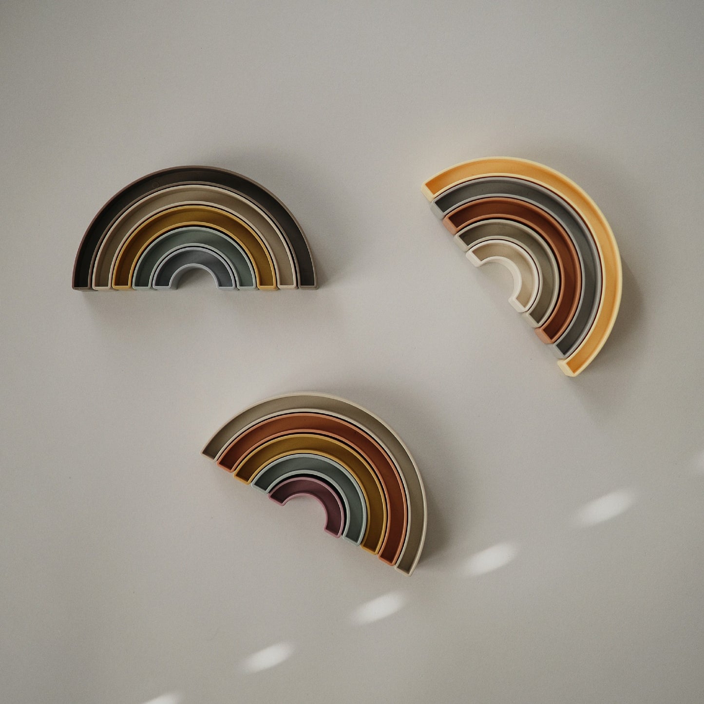 Mushie Stapel Regenboog Tropical, Hillside & Sol