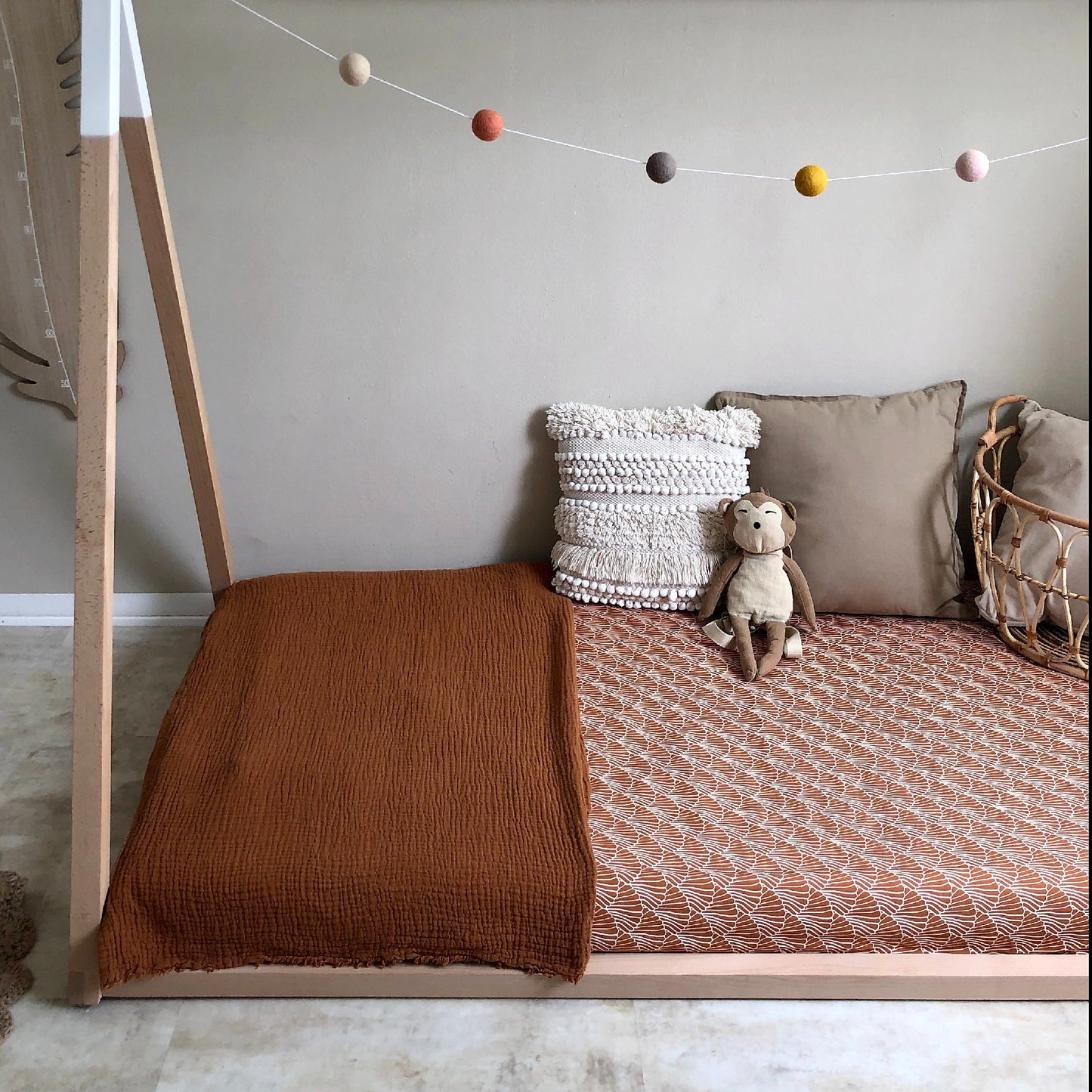 Swedish Linens Hoeslaken Seashells Cinnamon Brown 60x120cm