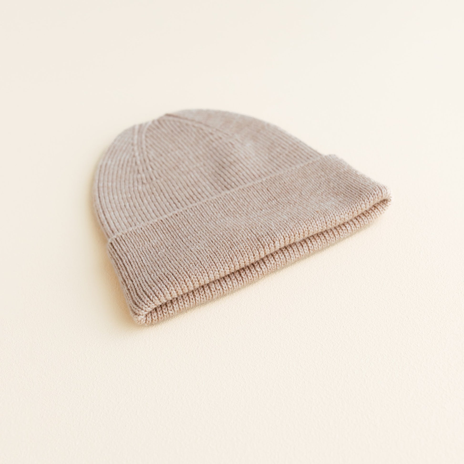 Hvid Beanie Fonzie Newborn Sand