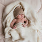 Hvid Beanie Fonzie Newborn Sand