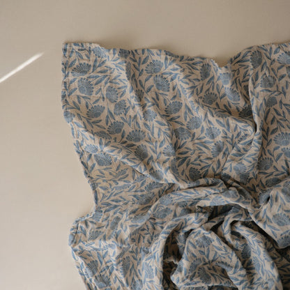 Mushie Swaddle Blue Flowers 120x120cm