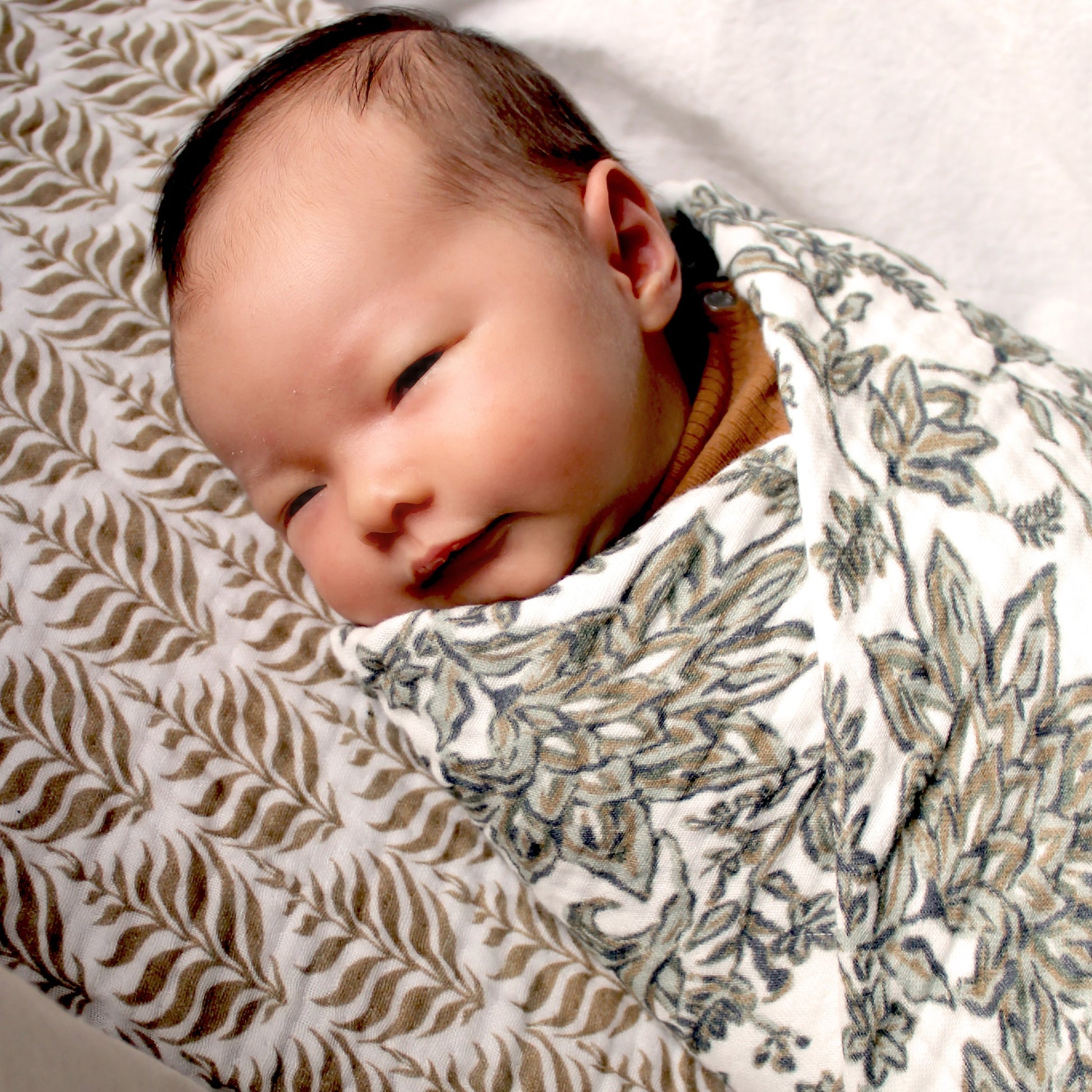 Luz and Moon XL Swaddle Liva forest