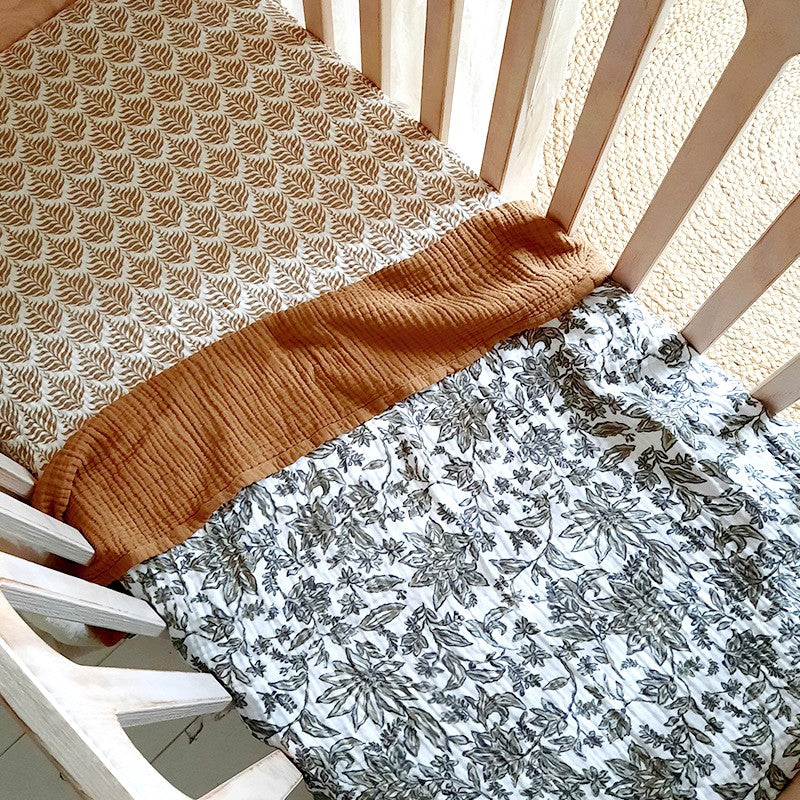 Luz and Moon XL Swaddle Liva forest en Hoeslaken India mocca